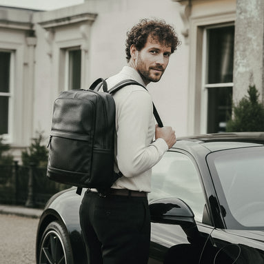 Mochila Executiva em Couro Legítimo Compacta Preto