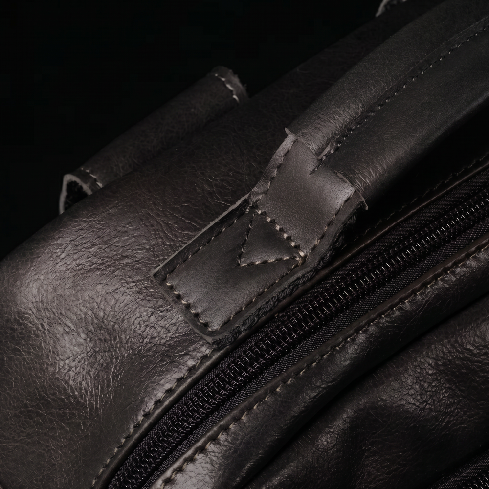 Mochila Executiva em Couro Legítimo Compacta Preto