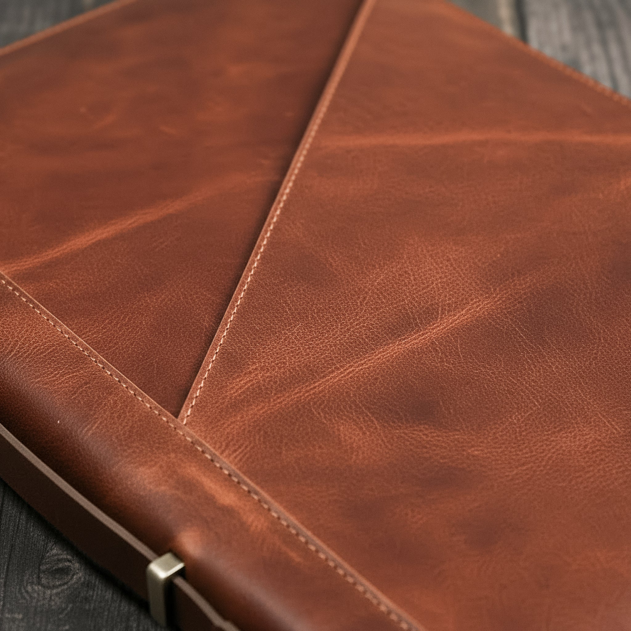 Case de Couro para Notebook Hephaestus Hermes