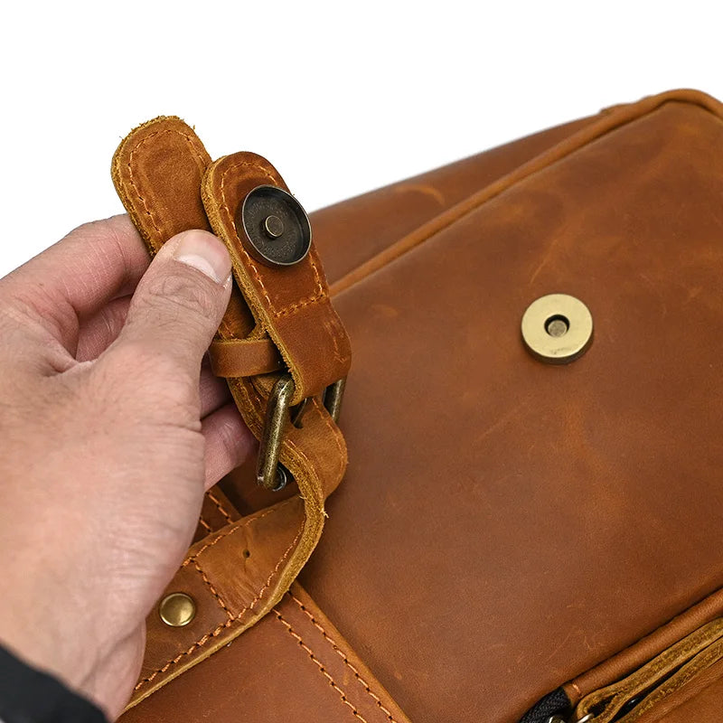 Mochila Executiva de Couro Legítimo Compacta Bege