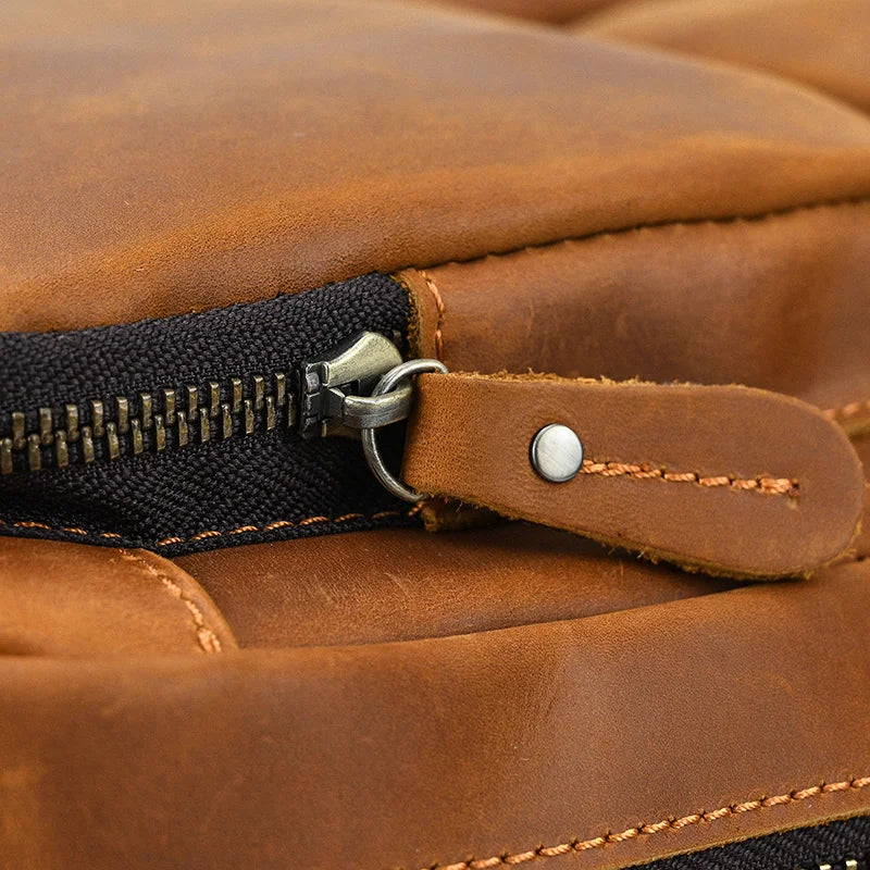 Mochila Executiva de Couro Legítimo Compacta Bege