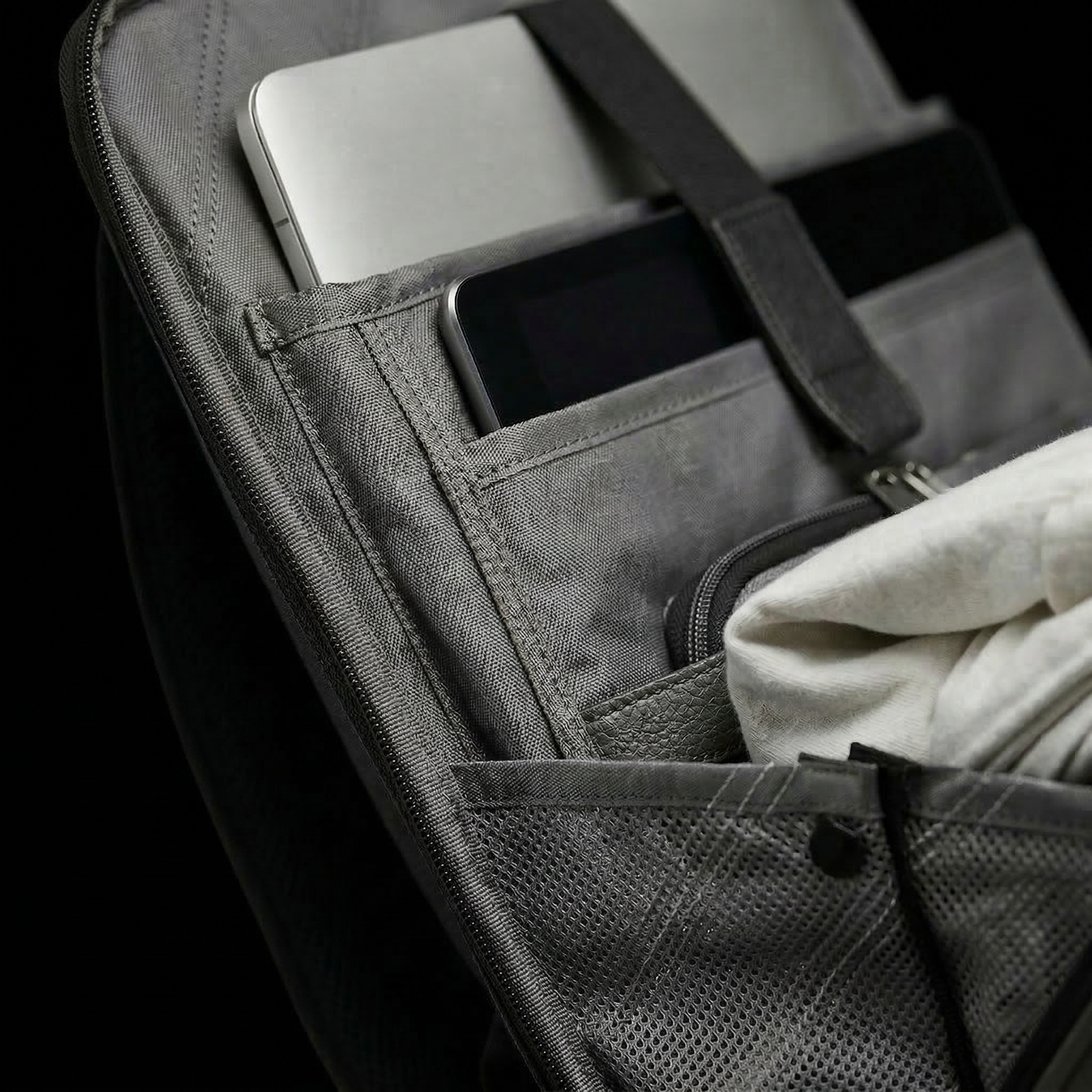 Mochila Impermeável Antifurto com Senha 20L