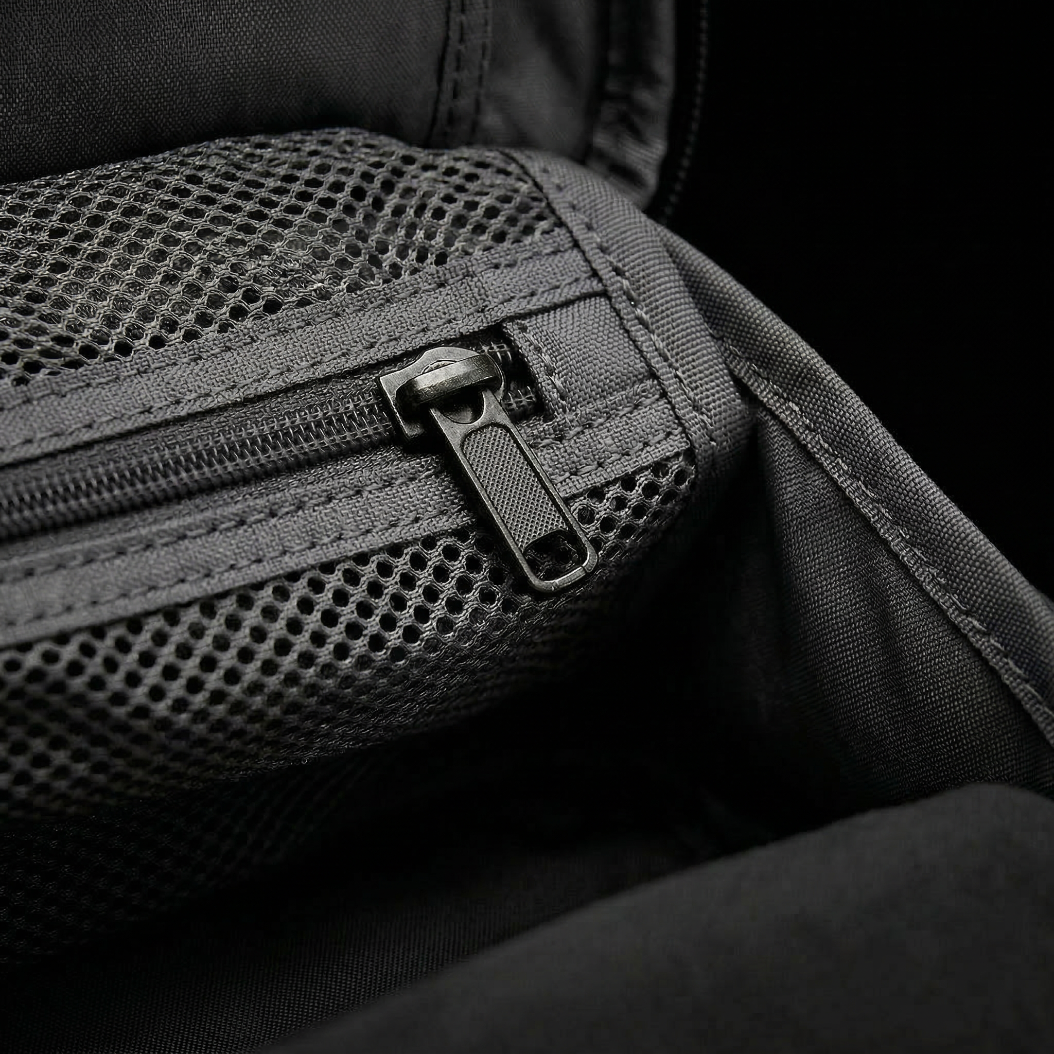 Mochila Impermeável Antifurto com Senha 20L